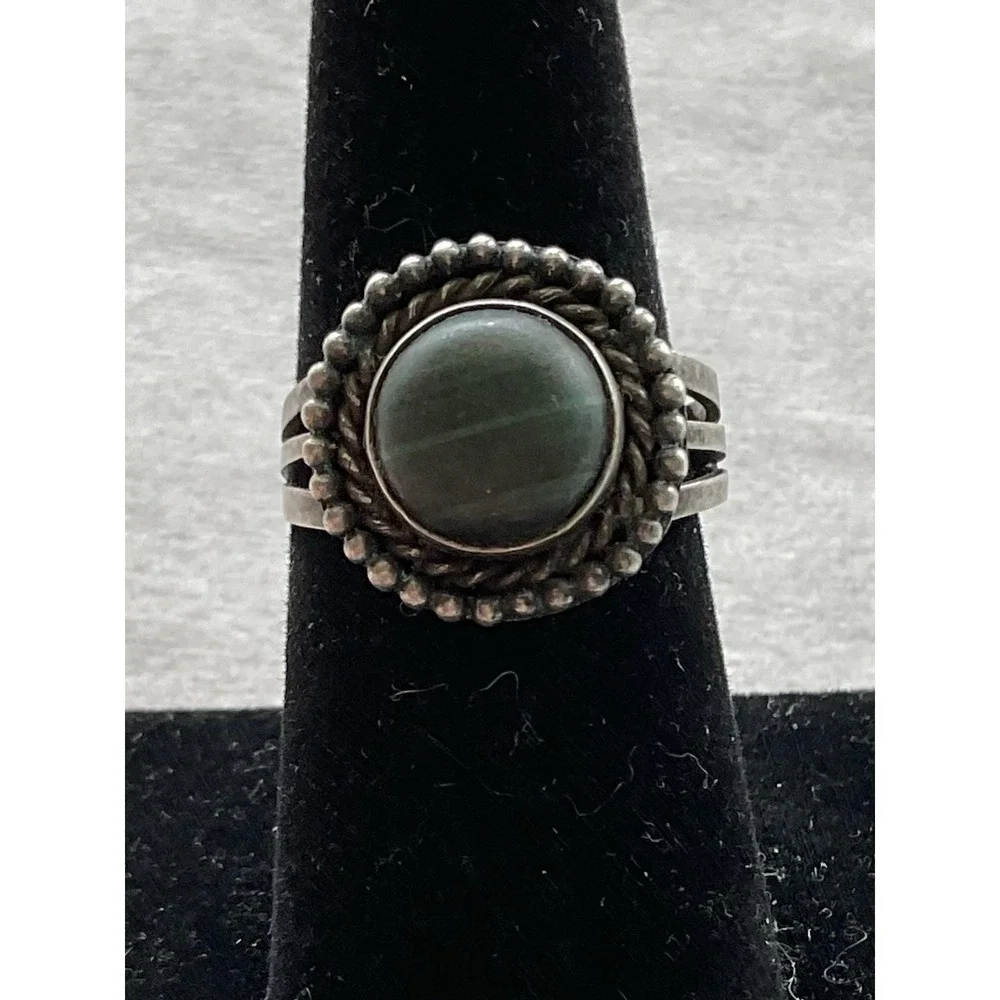 vintage Southwestern sterling silver ring Green Malachite Size 7.75